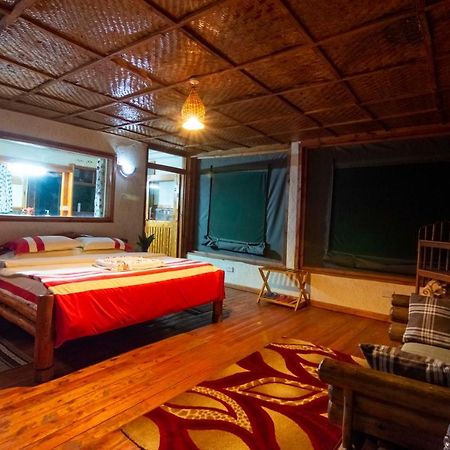 Rushaga Gorilla Lodge Bugambira Bagian luar foto