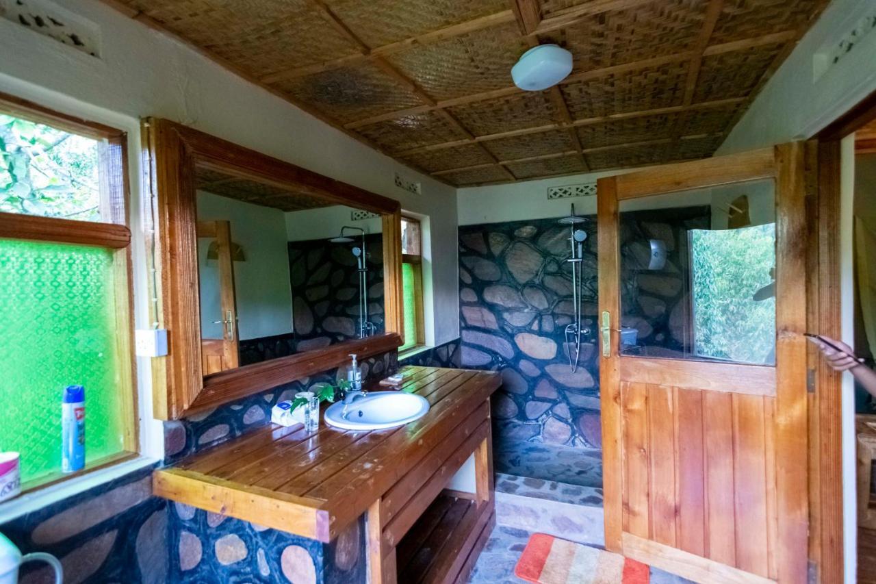 Rushaga Gorilla Lodge Bugambira Bagian luar foto